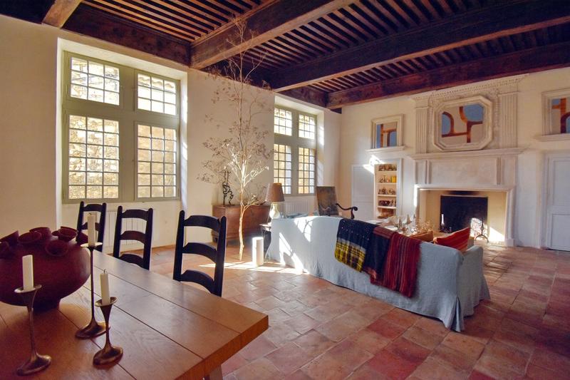 Maison - 400 m² - 12 pièces