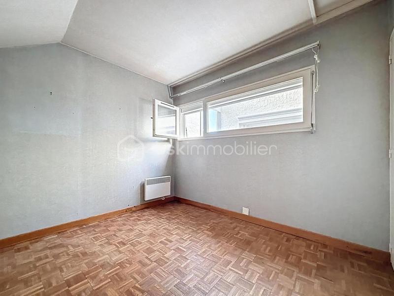 Pavillon - 130 m² - 6 pièces