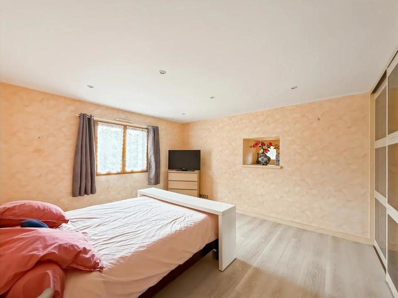 Propriété - 377 m² - 10 pièces