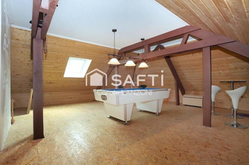 Maison - 290 m² - 8 pièces