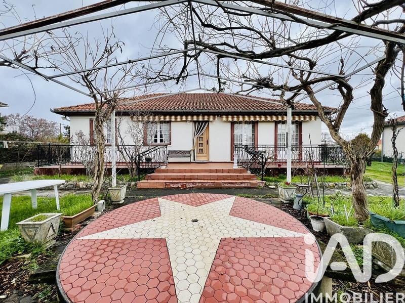 Maison - 94 m² - 5 pièces