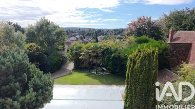 Maison - 235 m² - 10 pièces