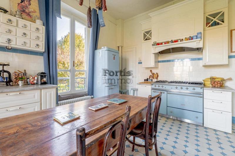 Maison de maîtres - 244 m² - 8 pièces