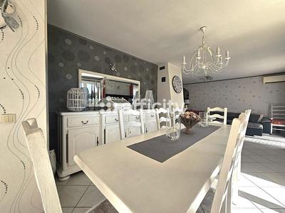 Maison - 93 m² - 4 pièces