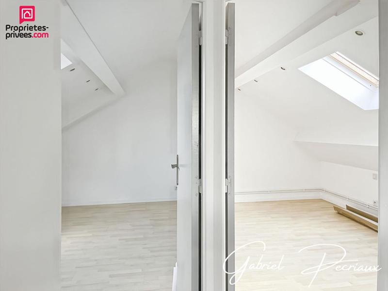 Loft - 96 m² - 5 pièces