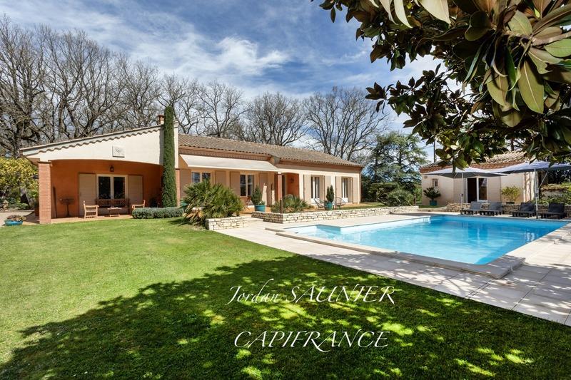 Maison - 182 m² - 7 pièces