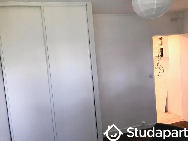 Chambre - 11 m² - 1 pièce