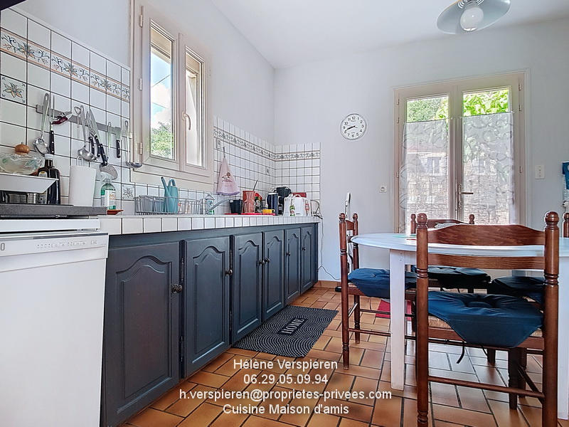 Maison - 300 m² - 12 pièces