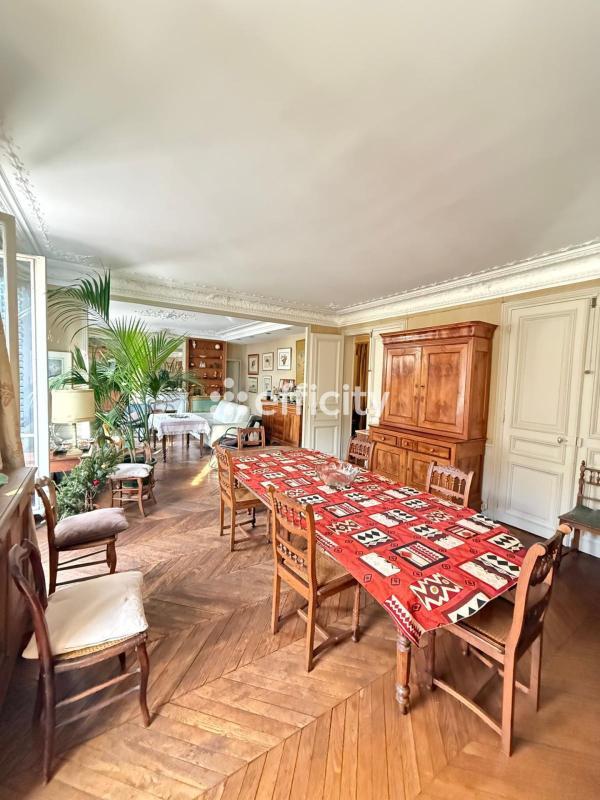 Appartement - 126 m² - 5 pièces