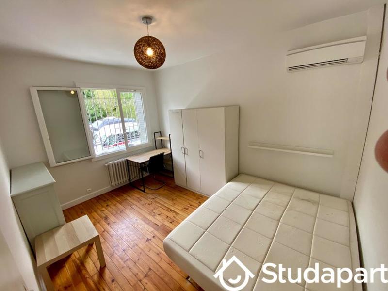 Chambre - 12 m² - 1 pièce