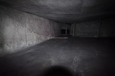 Parking / Garage - 12 m²