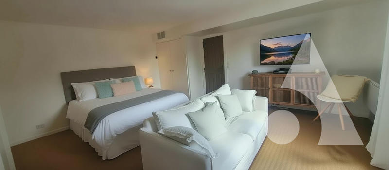 Villa - 221 m² - 6 pièces