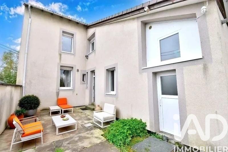 Maison - 212 m² - 5 pièces