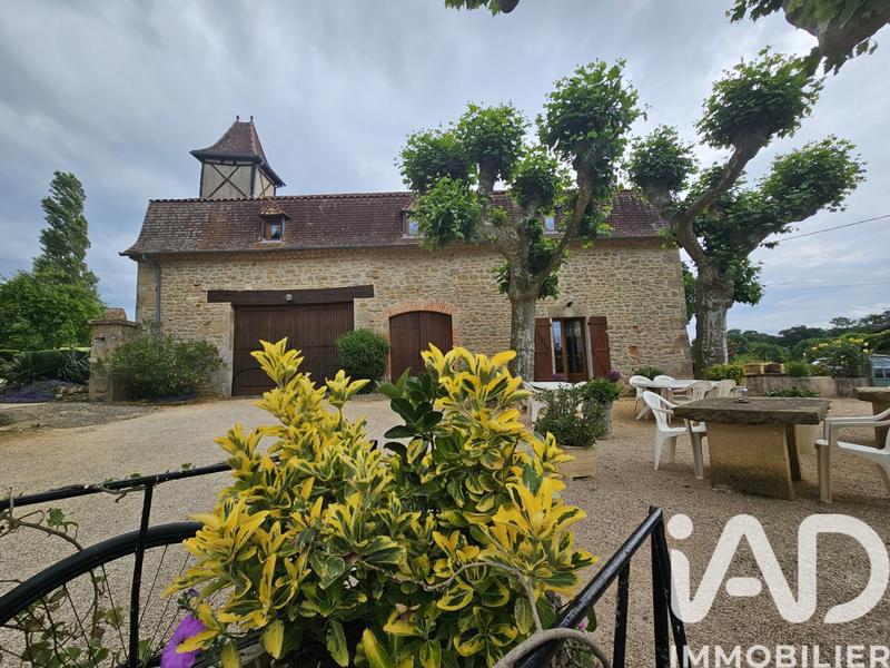 Maison - 372 m² - 14 pièces