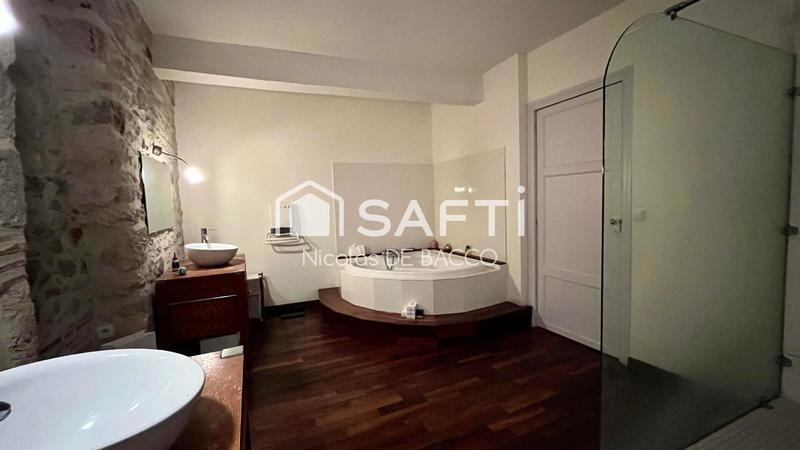 Maison de ville - 298 m² - 8 pièces