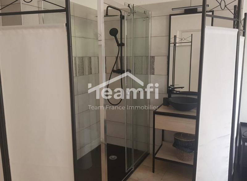 Mas - 215 m² - 12 pièces