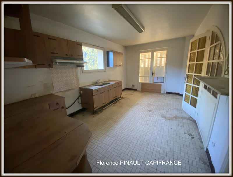 Maison - 218 m² - 10 pièces
