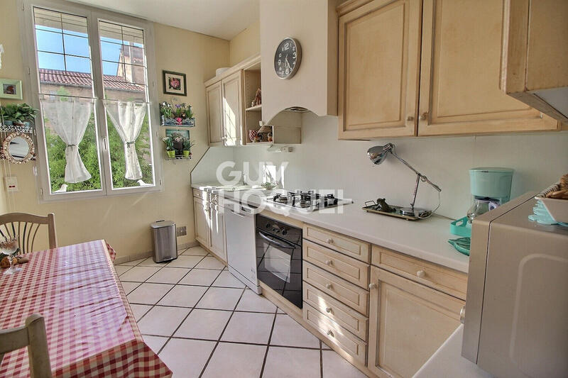 Maison de ville - 350 m² - 9 pièces