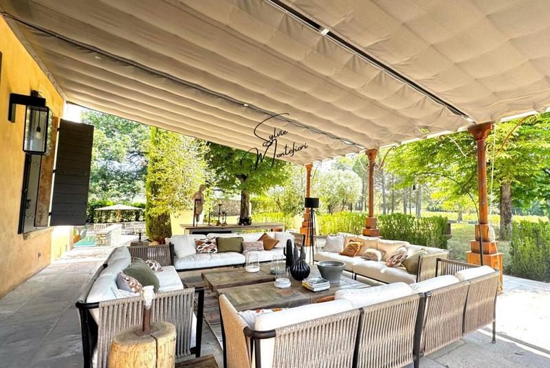 Demeure - 700 m² - 15 pièces