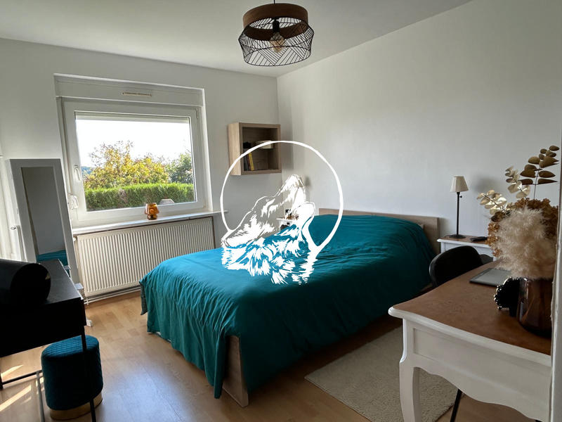 Appartement - 99 m² - 6 pièces