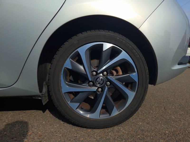 Toyota Auris Hybride 136h Design