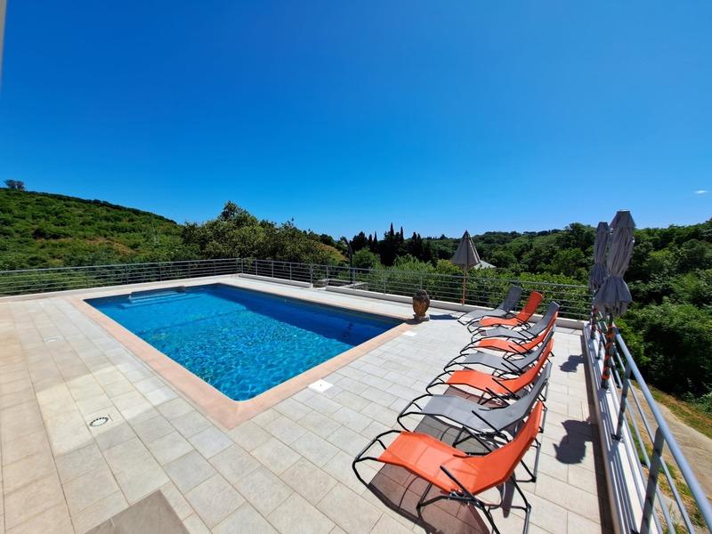 Maison - 170 m² - 7 pièces