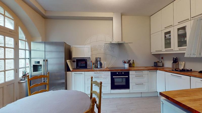 Propriété - 420 m² - 14 pièces