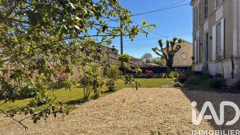 Maison - 229 m² - 7 pièces