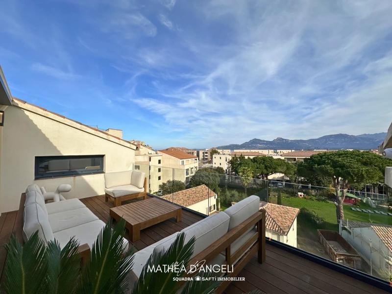 Appartement - 155 m² - 4 pièces