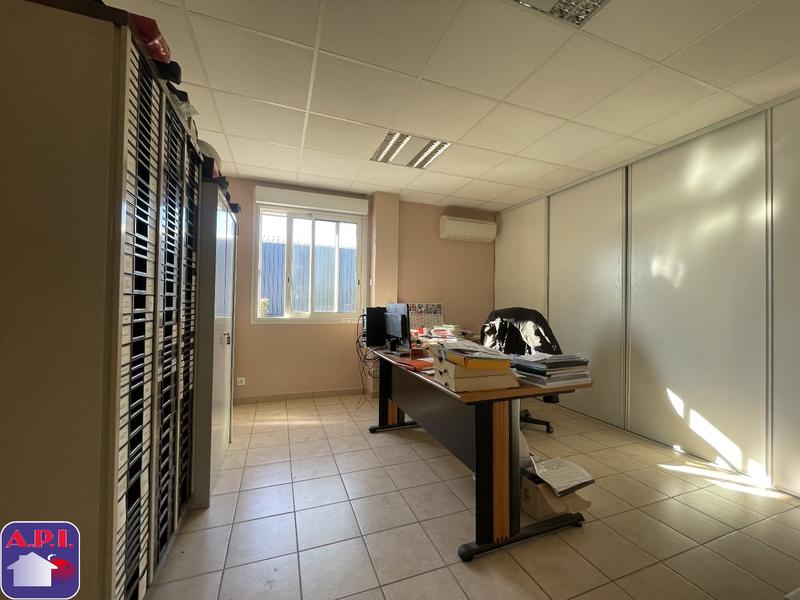 Local d'activités - 489 m²