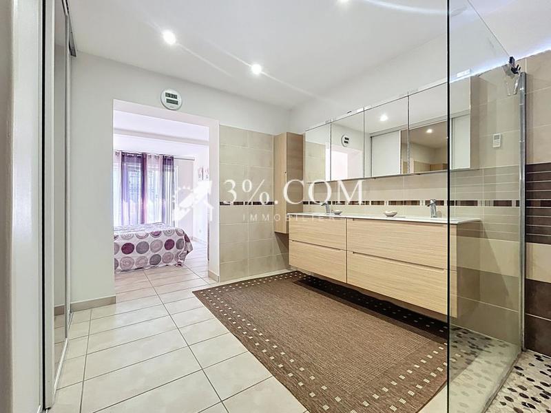 Maison - 182 m² - 8 pièces