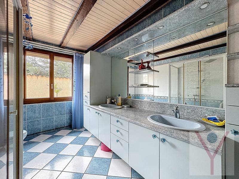 Maison traditionnelle - 182 m² - 5 pièces