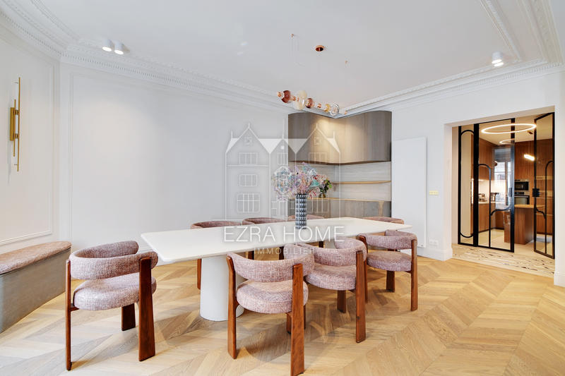 Appartement - 180 m² - 6 pièces