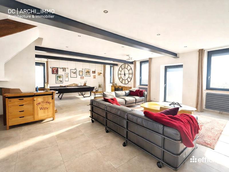 Maison - 365 m² - 9 pièces