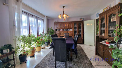 Maison - 100 m² - 6 pièces