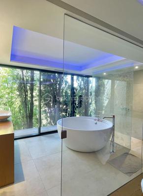 Maison - 200 m² - 6 pièces