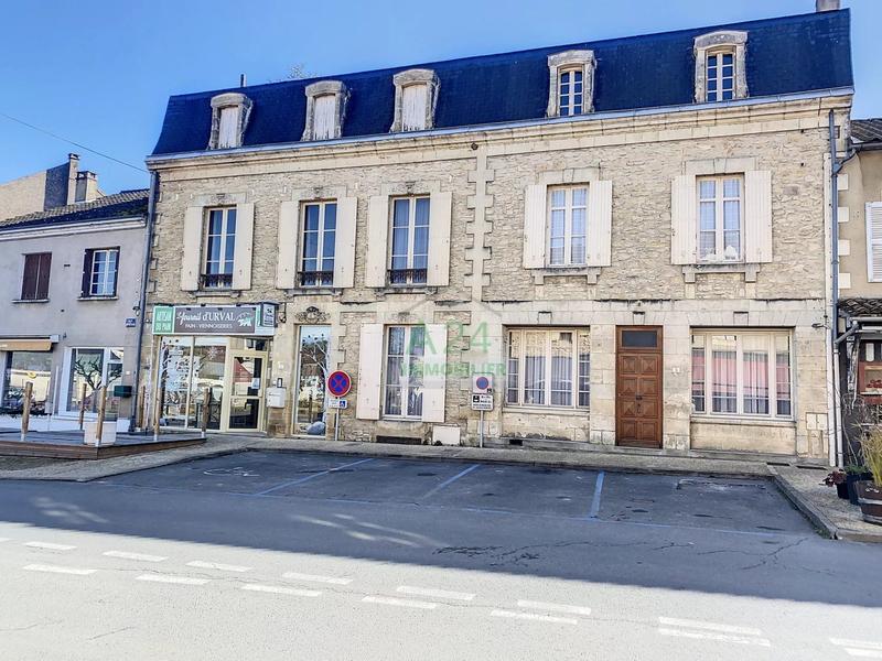 Maison - 426 m² - 18 pièces