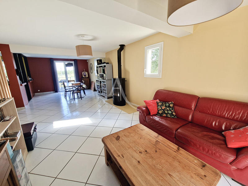 Maison - 140 m² - 8 pièces