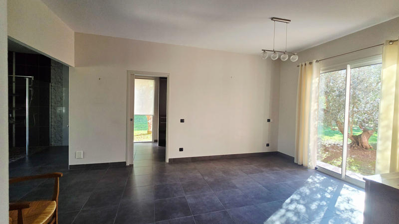 Maison - 246 m² - 7 pièces