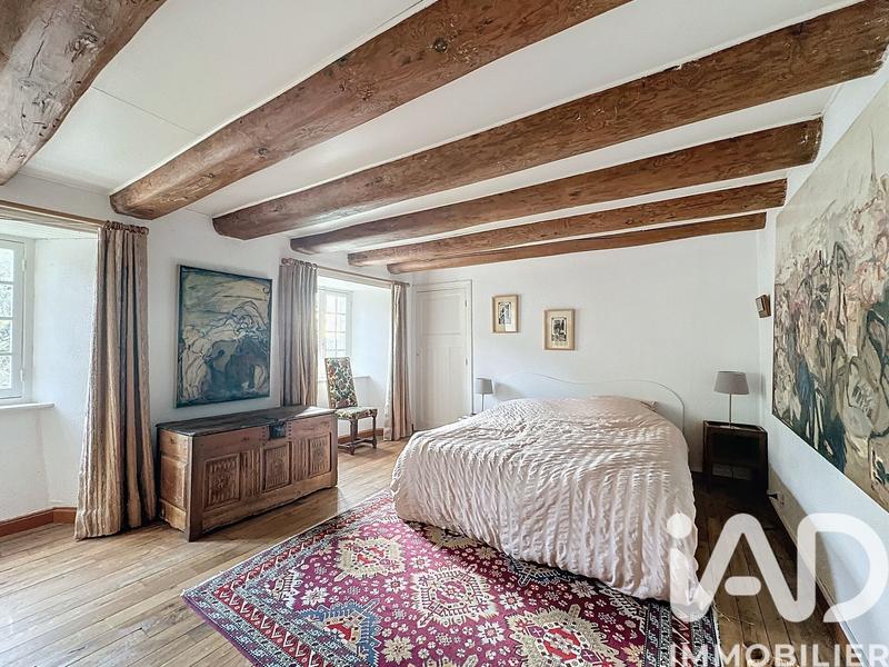 Maison - 270 m² - 11 pièces