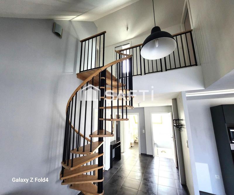 Maison - 213 m² - 9 pièces