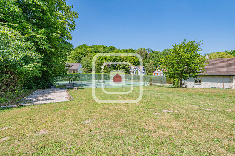 Maison - 183 m² - 8 pièces