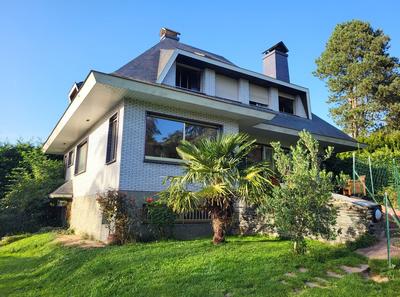 Maison traditionnelle - 200 m² - 8 pièces