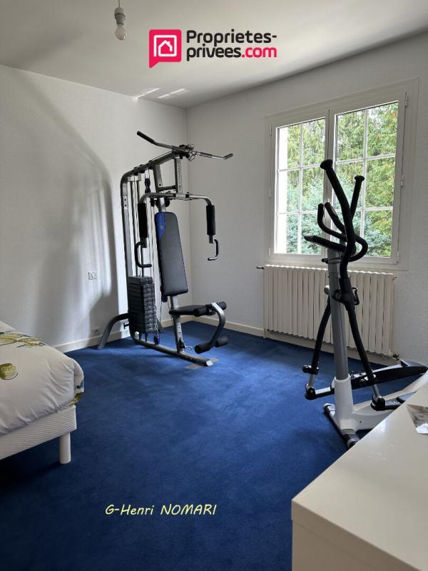 Maison - 280 m² - 10 pièces