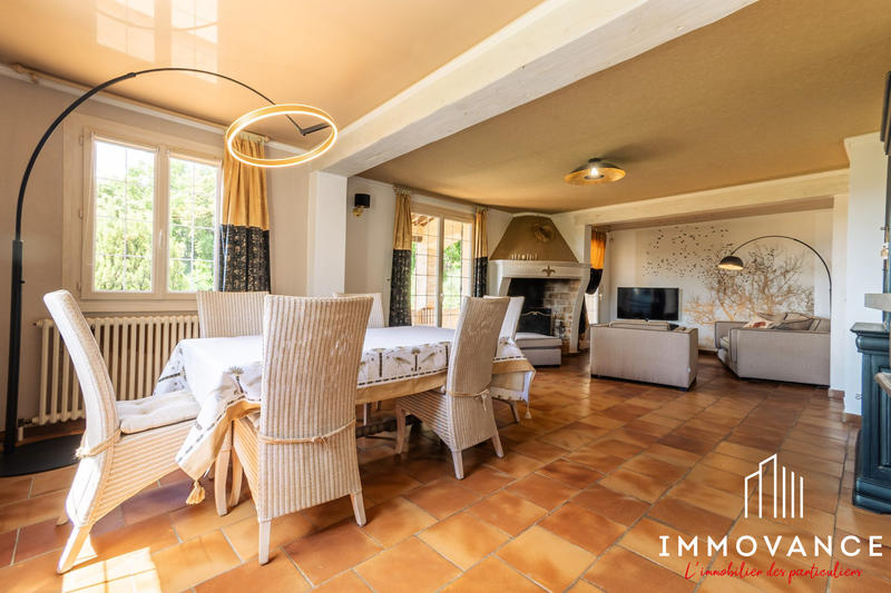 Maison traditionnelle - 161 m² - 6 pièces