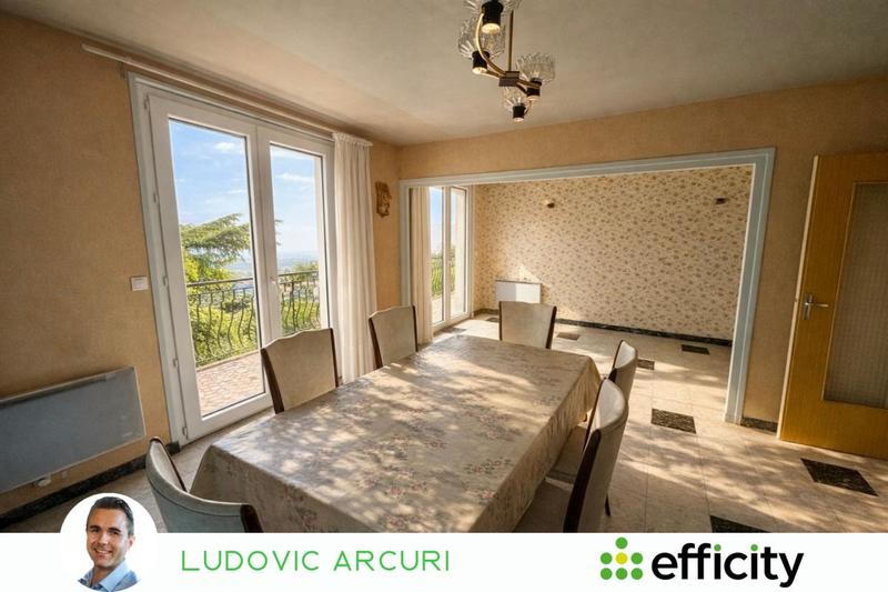 Maison - 157 m² - 7 pièces