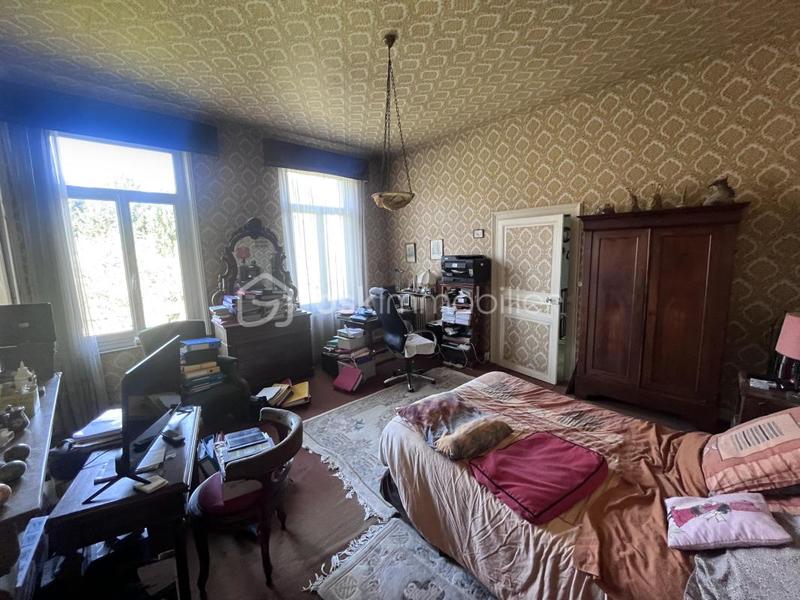 Demeure - 324 m² - 11 pièces