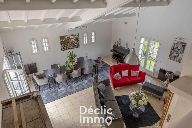 Maison - 290 m² - 7 pièces