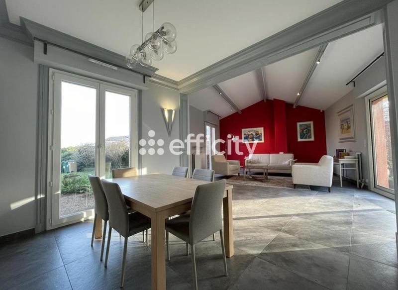 Pavillon - 104 m² - 5 pièces