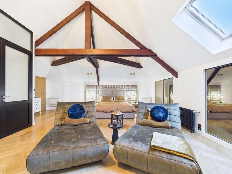 Maison - 378 m² - 7 pièces